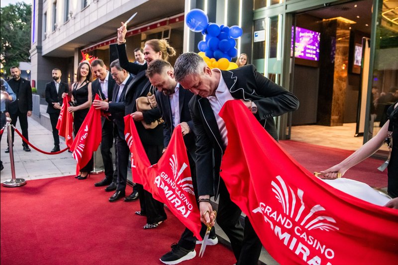 Image: Unleash the Fury of the Admiral Shark at UK's Top Online Casinos